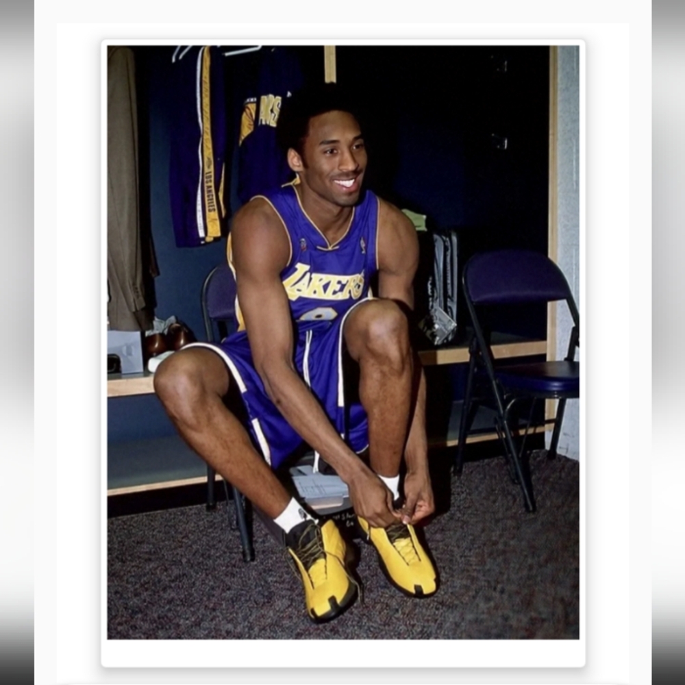 NEW!💯 KOBE BRYANT LOS ANGELES LAKERS 2001 ULTRA GLOSSY 8.5x11 BASKETBALL POSTER